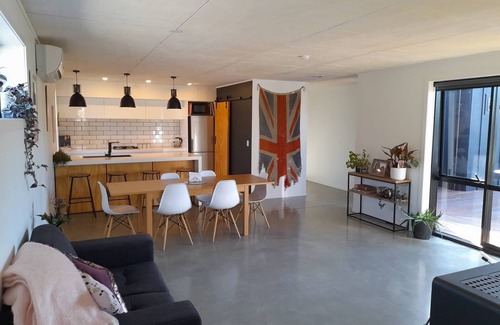 Queenstown Lakes District House | Lake Hawea Spacious Family Home