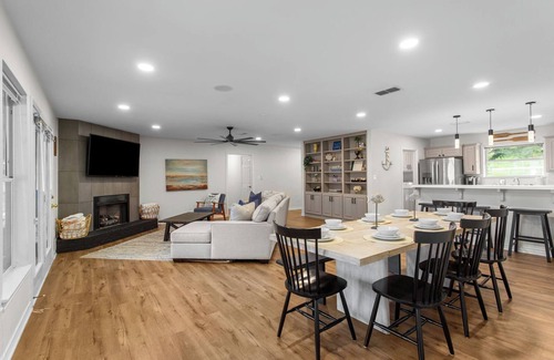 Flint House | Lake House - Amazing Views, Private Dock & Hot Tub, 8 Beds