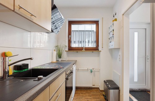 Allensbach Apartment | Lake House Bodensee – Boutique Holiday Apartment with Garden & 2 Bathrooms, Dog-Friendly