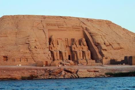 Abu Simbel Apartment | Lake house