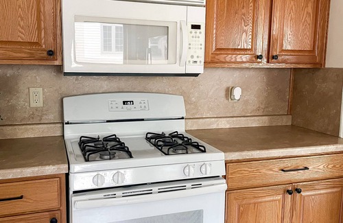 Clintonville House | Lake House on Cloverleaf Lakes