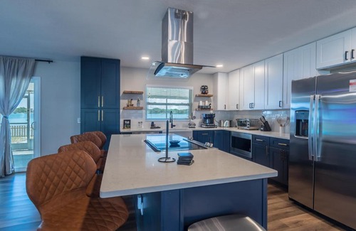 Orlando House | Lake House Retreat Near Downtown, Disney, Universal Studios and Airport
