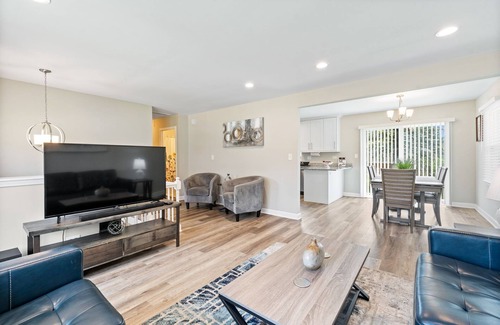 Lake in the Hills House | Lake In The Hills FHS Rental