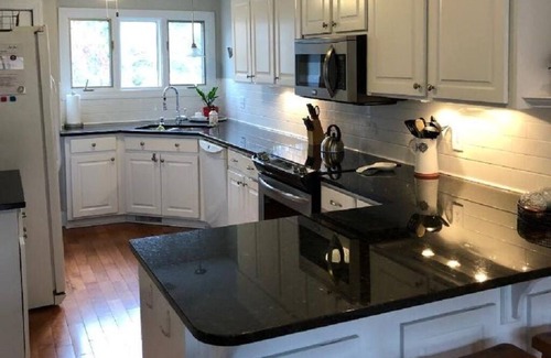 Seneca Condo | Lake Keowee Condo with Great Views! Near Clemson, Marina, Hiking, Waterfalls!