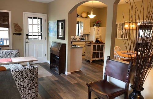 Gainesville House | Lake Lanier Getaway in North GA Mountains - Leaf Peepers & Lake Views: I Got You