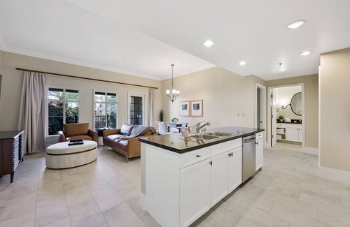Lake Las Vegas Condo | Lake Las Vegas Retreat: Elegant Comfort Awaits