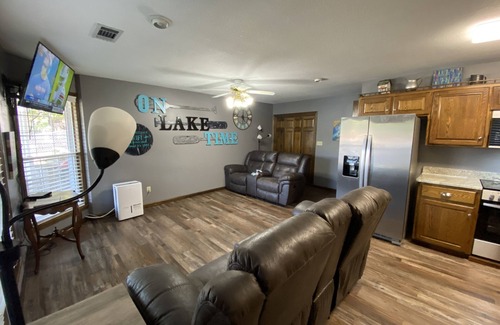 Rockwell Cottage | Lake Life! Relaxing, Spring, Summer, Fall, Winter!
