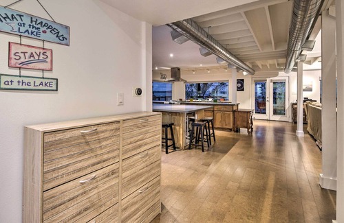 Coldspring House | Lake Livingston Vacation Rental w/ Hot Tub!