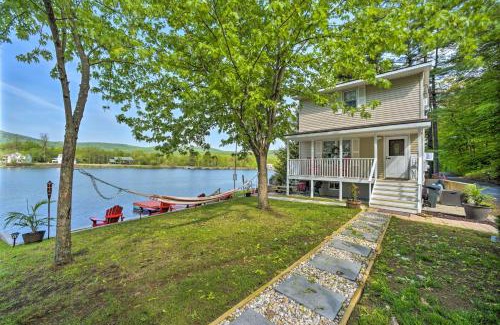 Lake Luzerne House | Lake Luzerne Home with Fire Pit on Hudson River