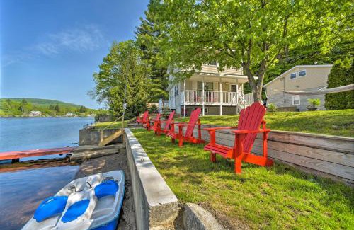 Lake Luzerne House | Lake Luzerne Home with Fire Pit on Hudson River