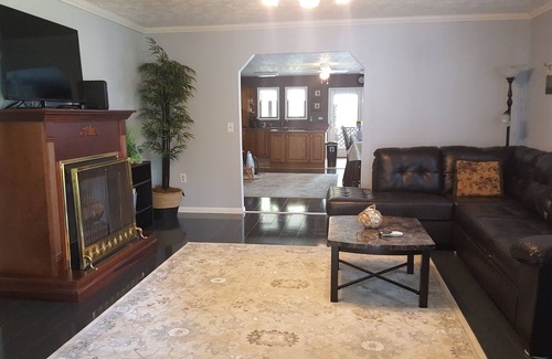 Lake Milton House | Lake Milton Ohio, Lakefront Vacation Rental, 4 Bedrooms, 3 Bath, Private Dock