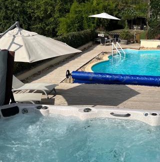 Mouilleron-Saint-Germain Apartment | Lake Noble