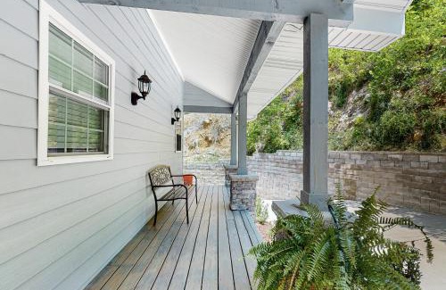 Maynardville House | Lake Norris Epic Aqua Haven