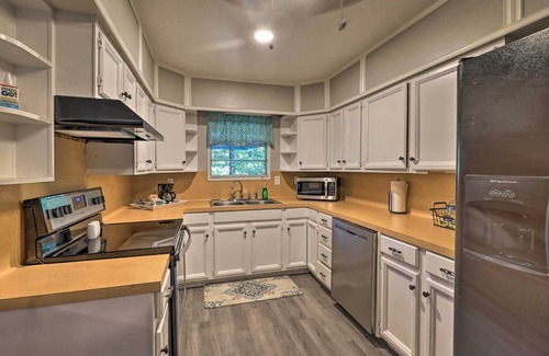 Avinger House | Lake O’ the Pines Retreat w/Water Access!