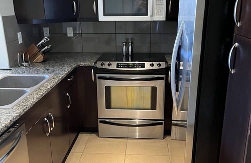 Vernon Condo | Lake Okanagan waterfront Condo. Large dock with pool and hot tub Reg #H015247536
