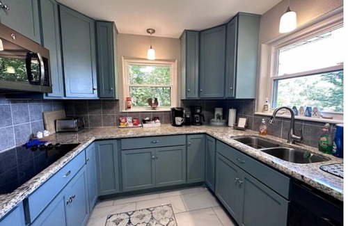 Berryville House | Lake Palestine-fishing, swimming, kayaks, pet friendly - Early Check-in!