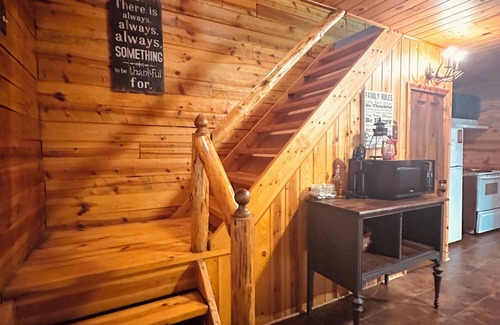 Ironton Cabin | Lake Road Cabin B — Million Dollar Ozark View!