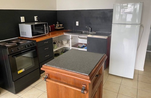 Tikitere Apartment | Lake Rotoiti - hot water creek.