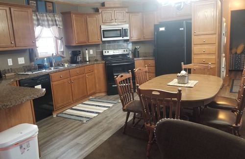 Lakewood House | LAKE SHELBYVILLE PRIVATE FISHING GET-AWAY