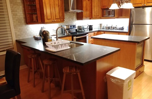 Innisfil Cottage | Lake Simcoe - Bayview Beach Lakefront cottage 1 hour North of Toronto