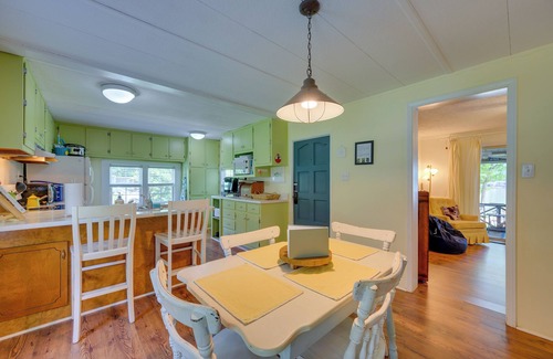 Eatonton Cottage | Lake Sinclair 'Crooked Creek Cottage' w/Fire Pit!