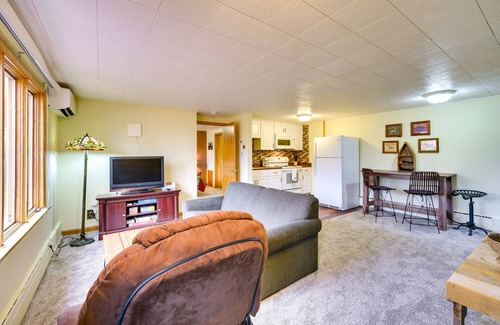 North Shore Apartment | Lake Superior Getaway - Walk to Water!