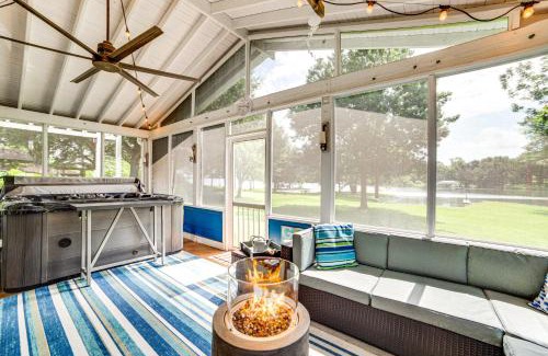 Wills Point House | Lake Tawakoni Access and Hot Tub - Wills Point Home!