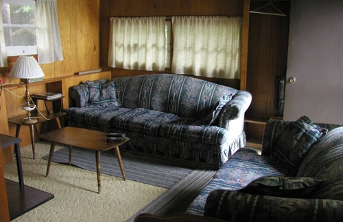 Temagami Resort | Lake Temagami Cottage Rentals - Cottage #3 - Pinewood