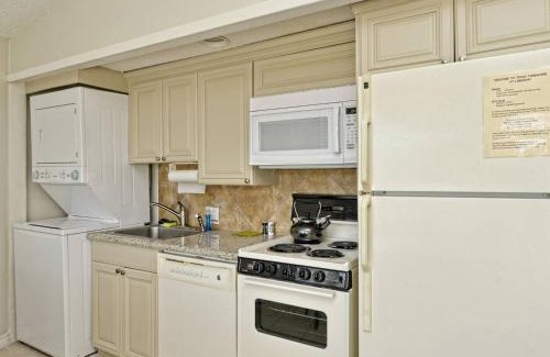 Lakeway House | Lake Travis Bungalow Casita Golden Rod #2