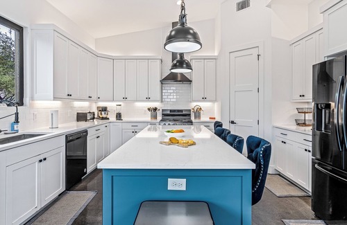 Apache Shores House | Lake Travis Hillside Haven - Pool and Stunning Views