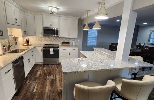 Samantha House | Lake Tuscaloosa Home w/Amazing Views! Treasure Island Getaway