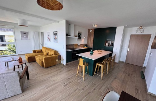 Evian-les-Bains Apartment | Lake view apartment, terraces, 2 bedrooms, open kitchen