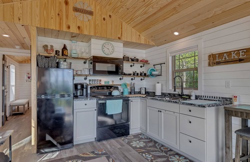 White County Cabin | Lake View Country Cabin at Bear Bluff Retreat