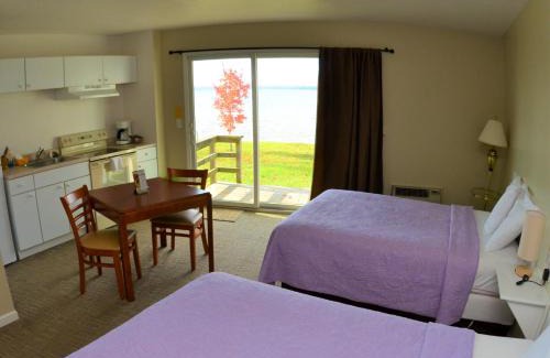 Lake City Hotel | Lake View Motel & Gift Shop