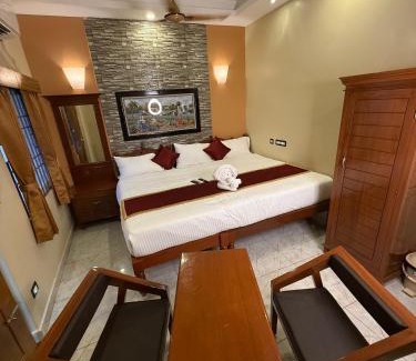 Mudaliarpet House | Lake View Residency