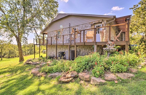 Sand Springs House | Lake-View Sand Springs Haven: Outdoor Shower!