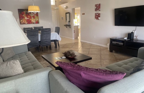 Clear Creek House | Lake View Villa. Peaceful, 3 bed family home away from home.