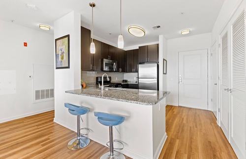 Assembly Square Apartment | Lake View W/balcony Assembly row