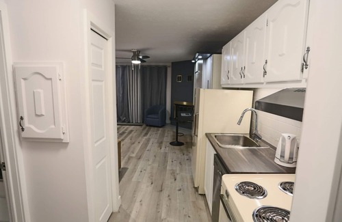 Magog Apartment | Lake view w/pools, hot tub & sauna! Walk to old Magog. 10min drive to Mt Orford