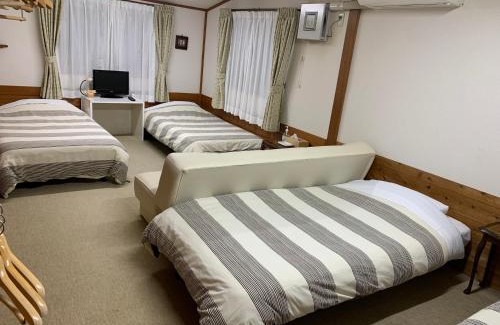 Kitashiobara Bed & Breakfast | Lake village4人部屋