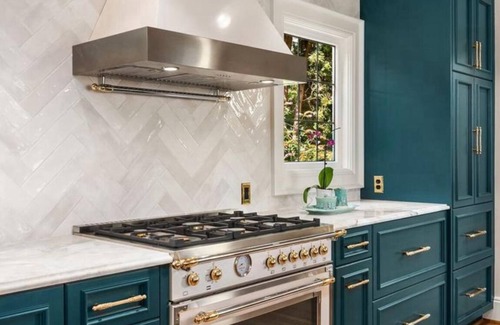 Seattle Metro Area House | Lake Washington Views in Stunningly Renovated Home!