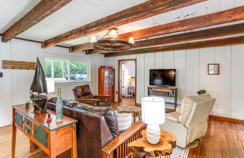 Camden House | Lake Wateree Retreat Dock and Screened Porch!