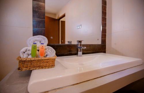 Mahasenpura Hotel | Lake Wind Resort