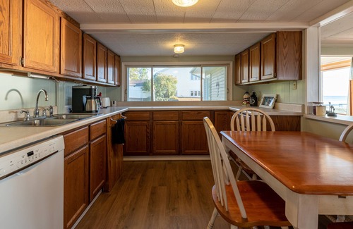 Bark River House | Lakefront Beach House