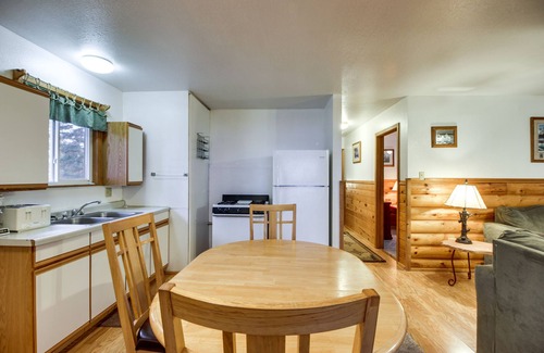 Puposky Cabin | Lakefront Bemidji Getaway w/Community Beach!