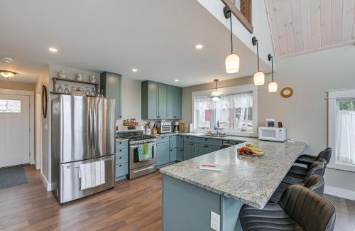 Bucksport House | Lakefront Bucksport Home with Fire Pit and Gas Grill!