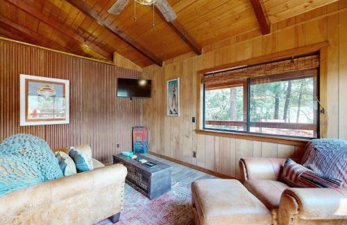 Bayfield House | Lakefront Cabin Retreat (Cabin A)
