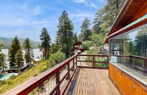 Bayfield House | Lakefront Cabin Retreat (Cabin A)