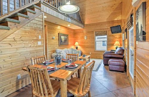Columbia House | Lakefront Columbia Cabin with Porch and Shared Dock