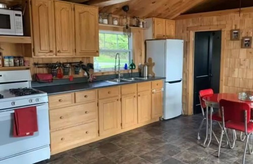 Amherst Cottage | Lakefront Cottage - Sutherland Lake, NS